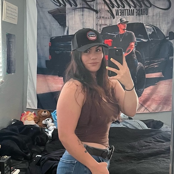 Meet your Posher, Tay - Picture 1 of 3